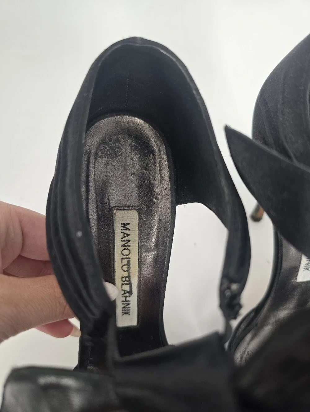 Manolo Blahnik Black Satin Bow Front Point Toe Pumps Size 37